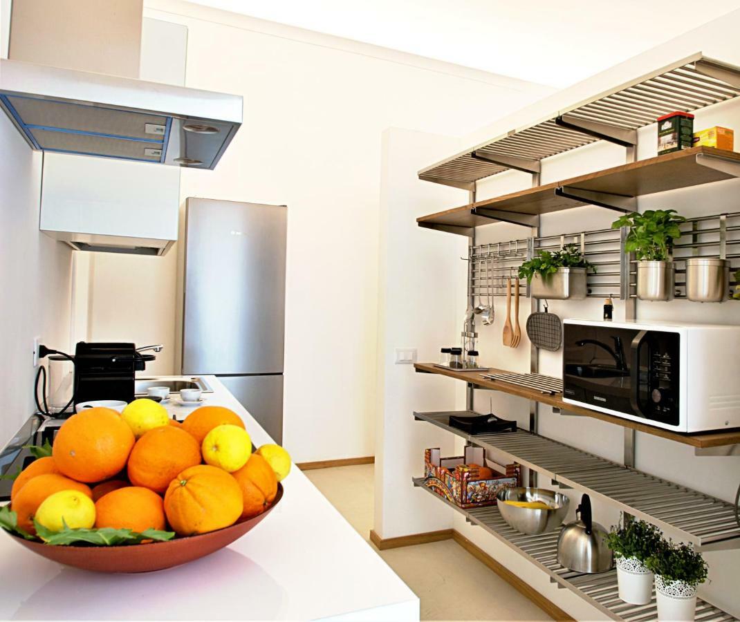Maqueda331 Apartment Палермо Екстериор снимка